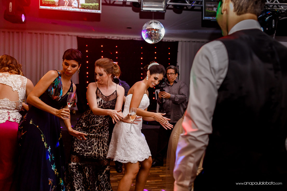 160611-223211-WED_LauGab-AP-IMG_7244