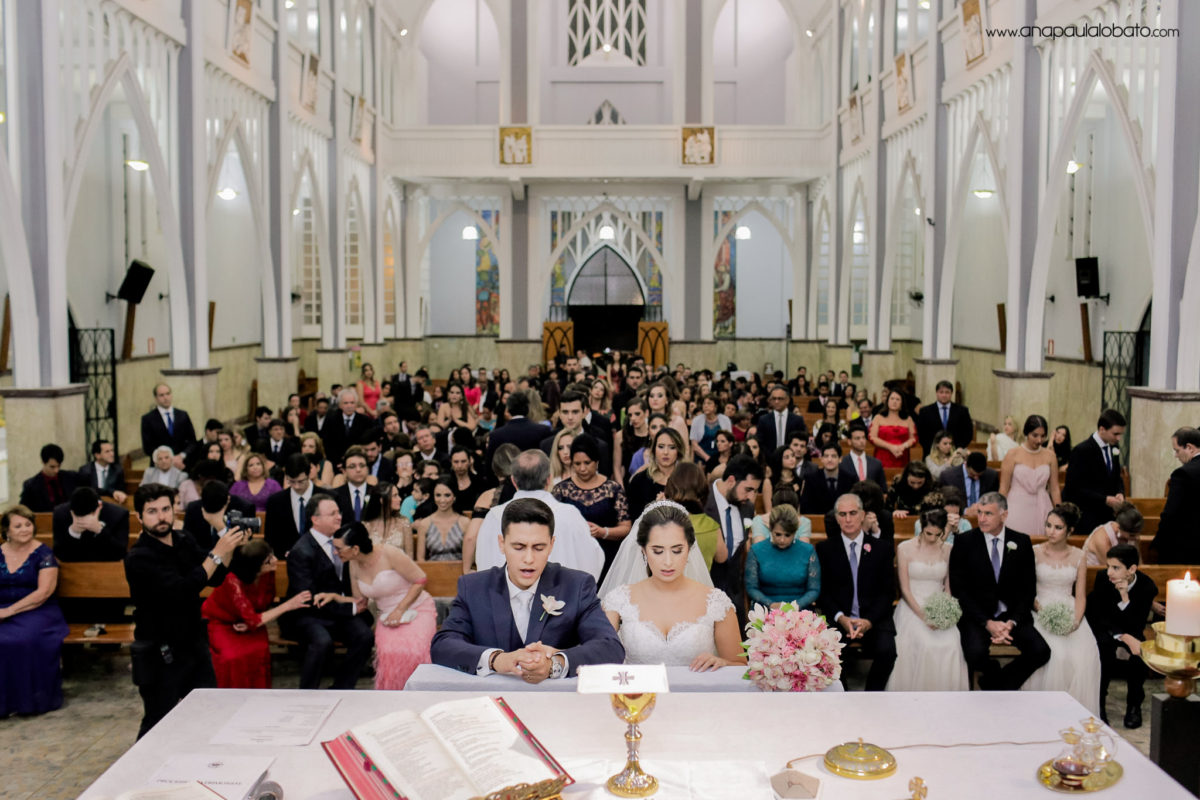 noivos oração altar