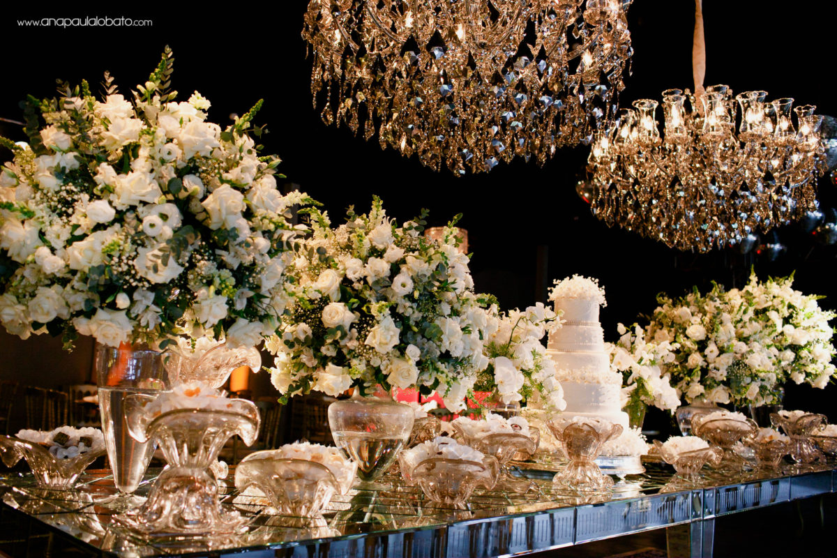 decoração branca de casamento