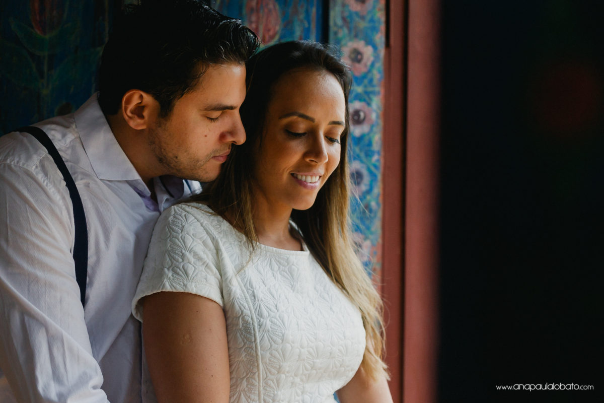 romantic engagement pictures before wedding