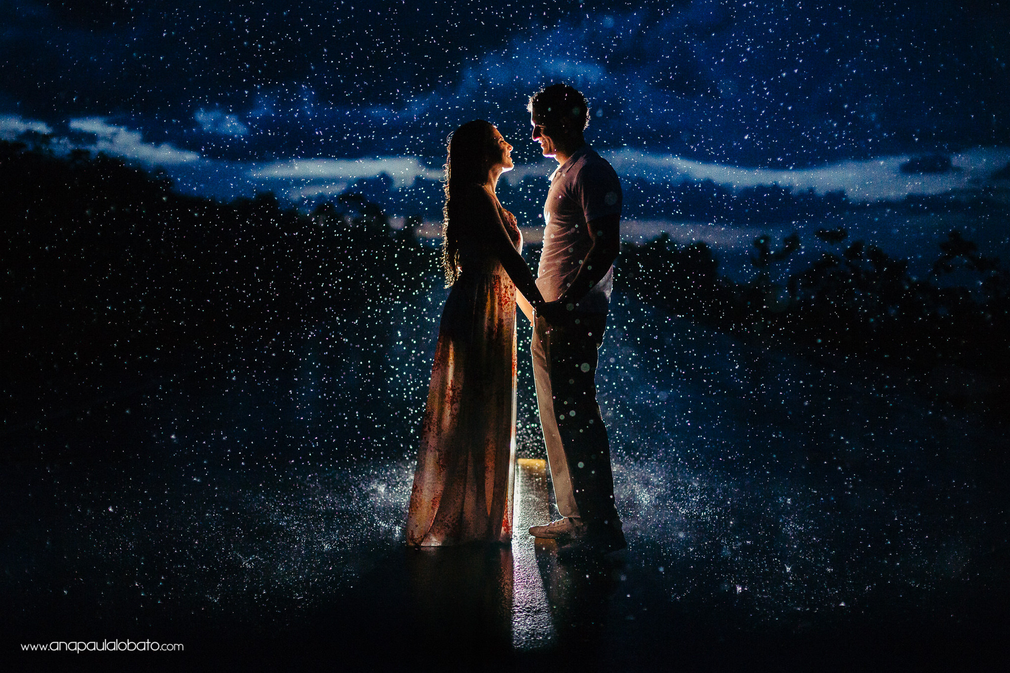 rain pre wedding photos