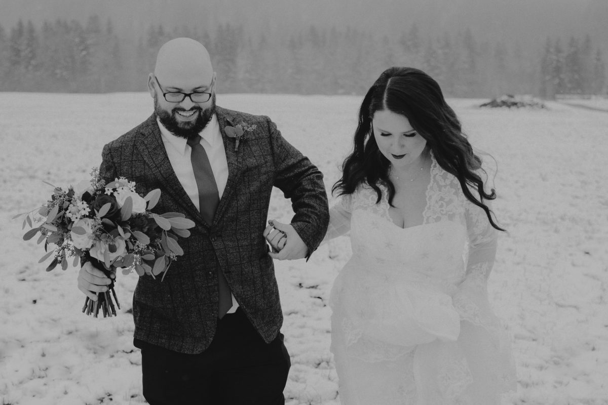 couple getting married at winter time
